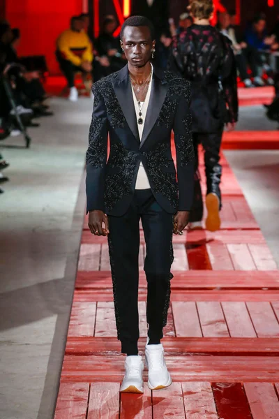 Look 38